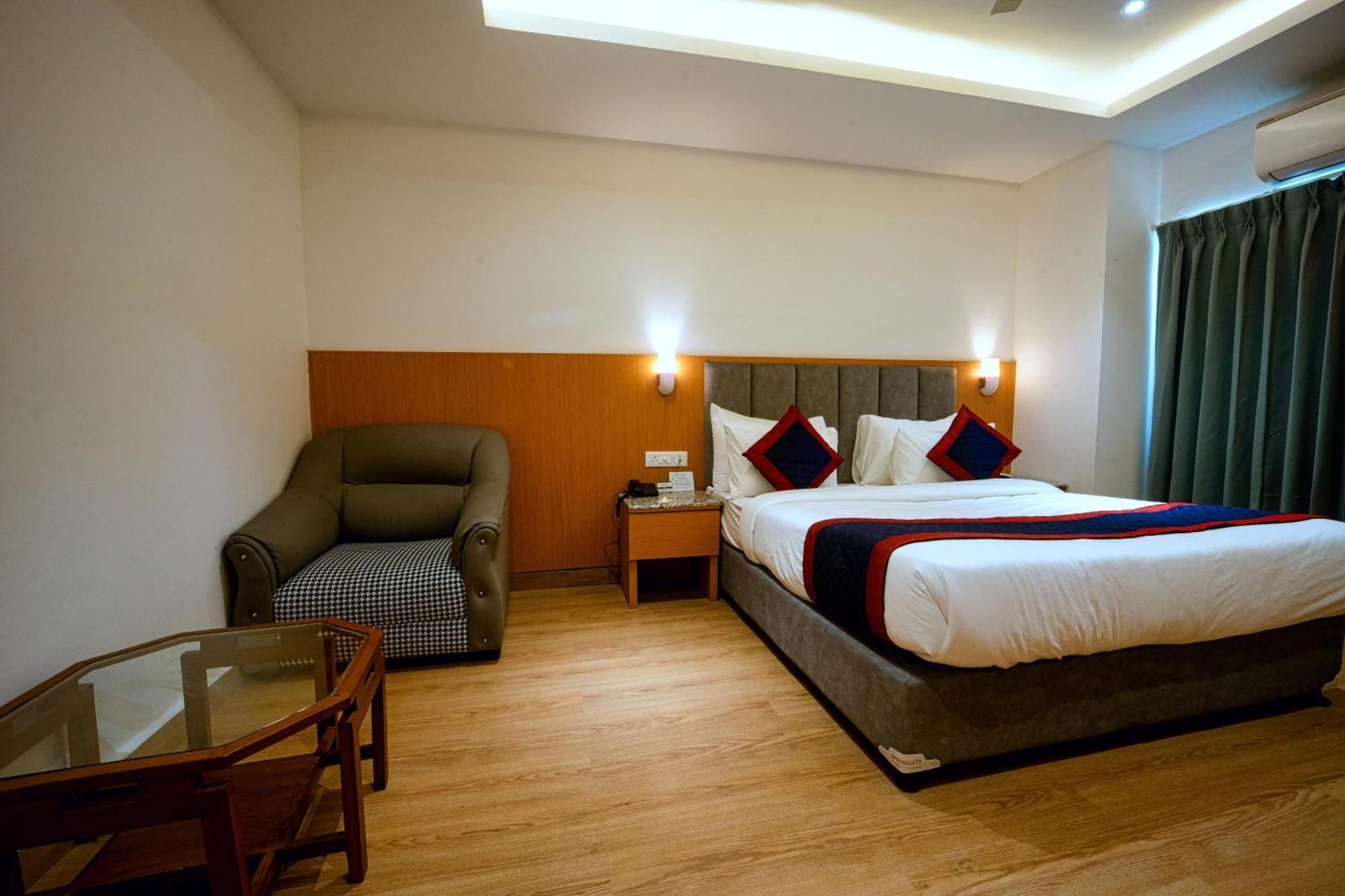 Hotel Grand Legacy Beacon, Dehradun Zewnętrze zdjęcie