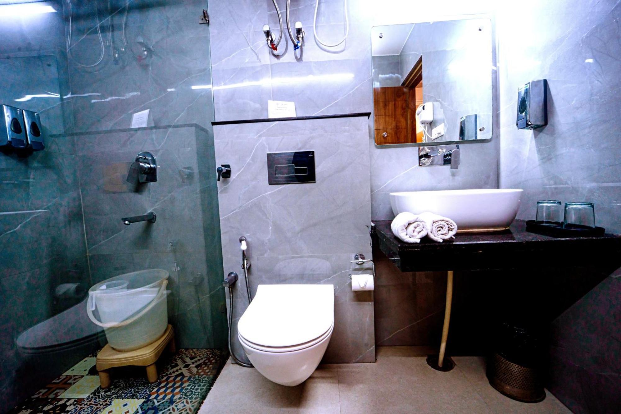 Hotel Grand Legacy Beacon, Dehradun Zewnętrze zdjęcie