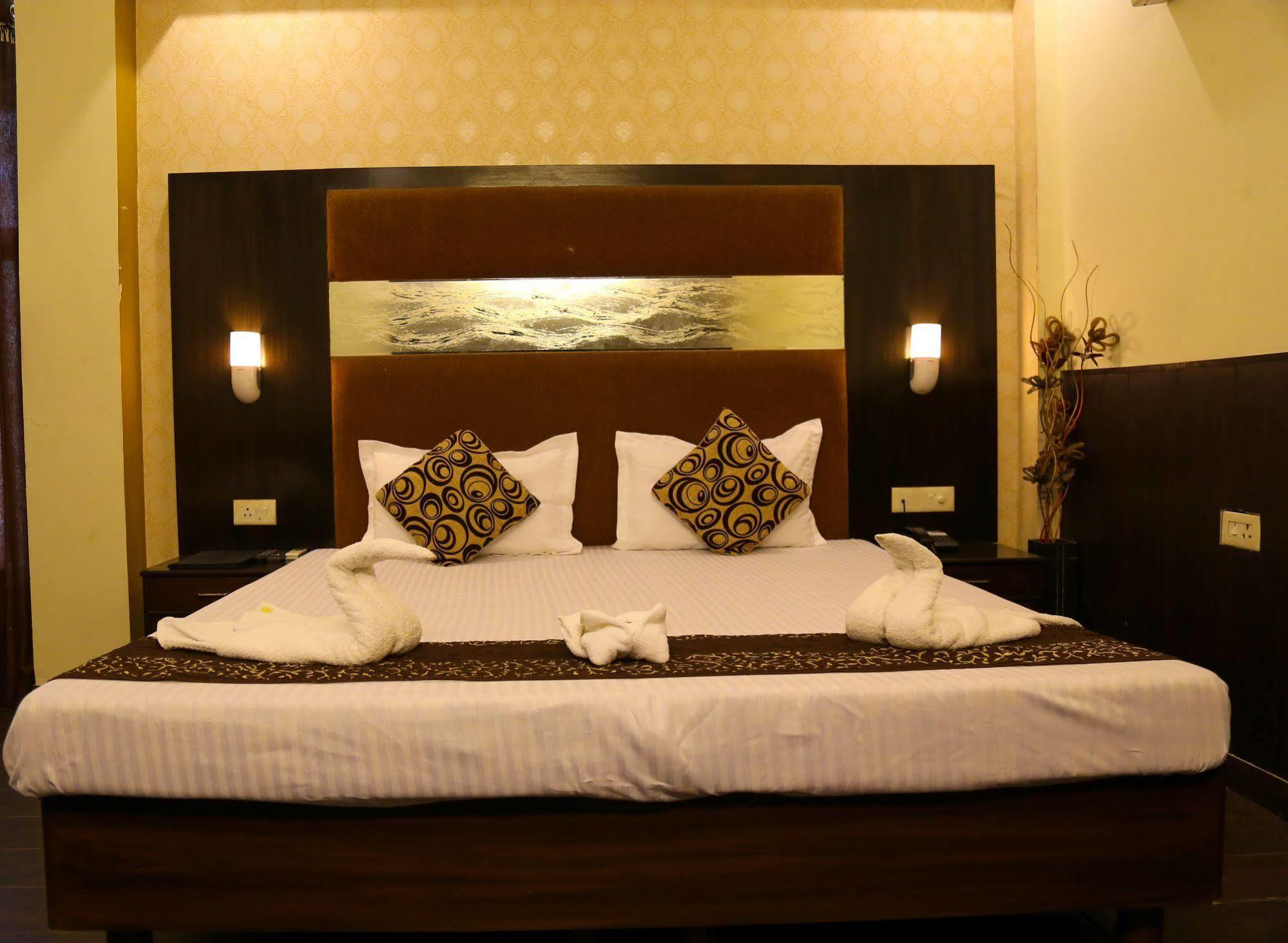 Hotel Grand Legacy Beacon, Dehradun Zewnętrze zdjęcie