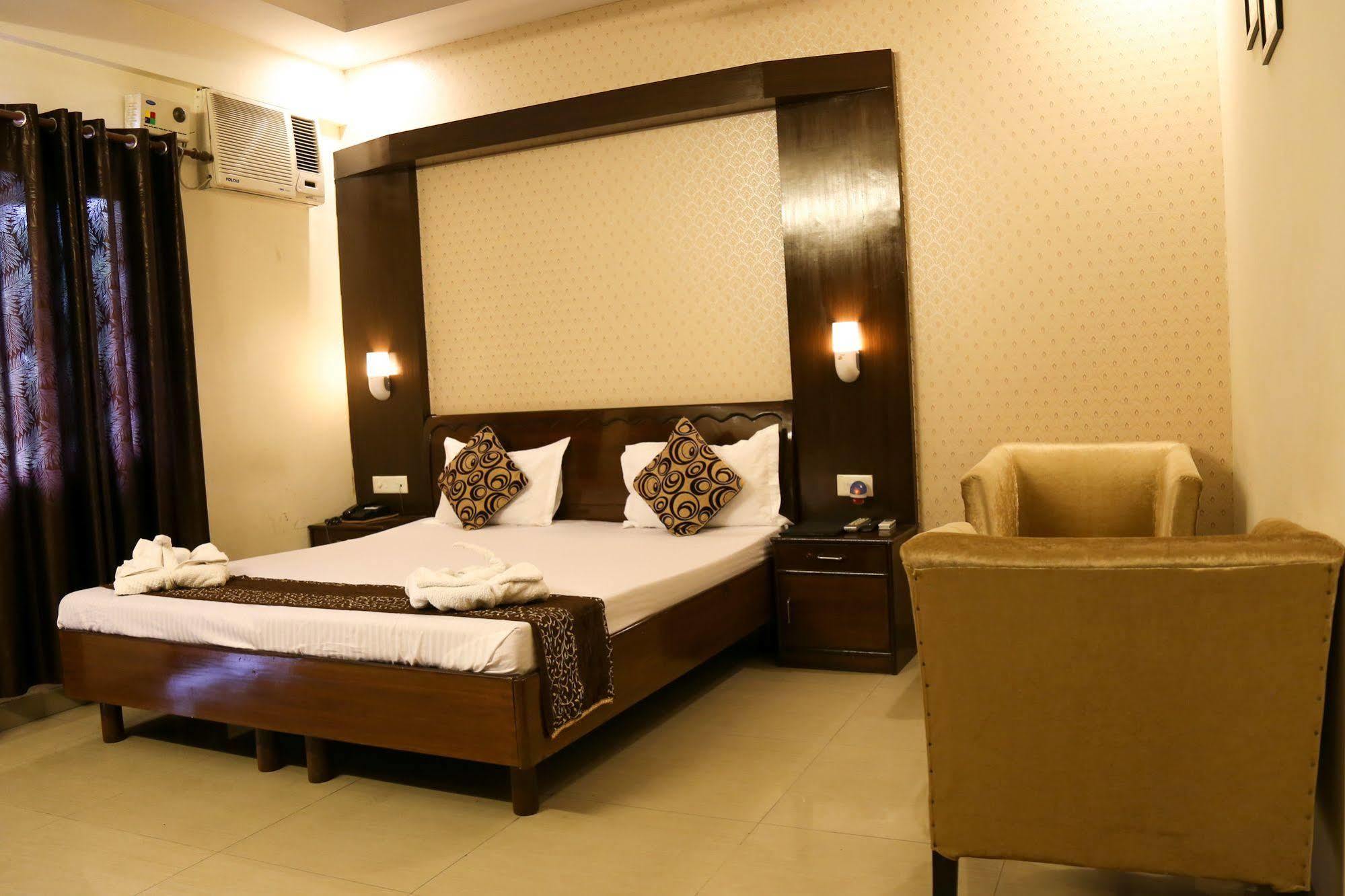 Hotel Grand Legacy Beacon, Dehradun Zewnętrze zdjęcie