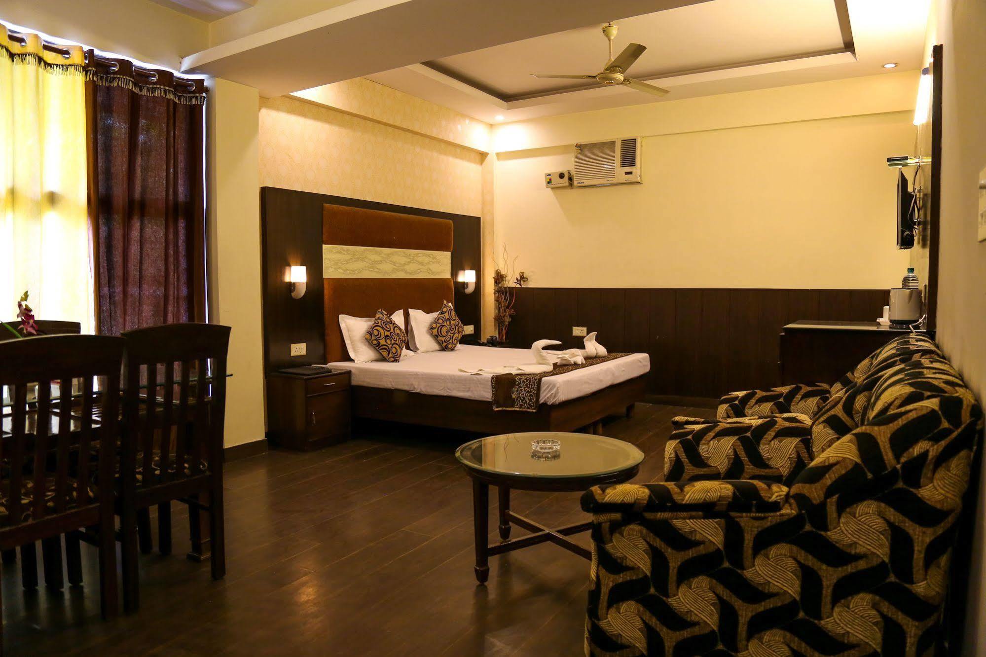 Hotel Grand Legacy Beacon, Dehradun Zewnętrze zdjęcie