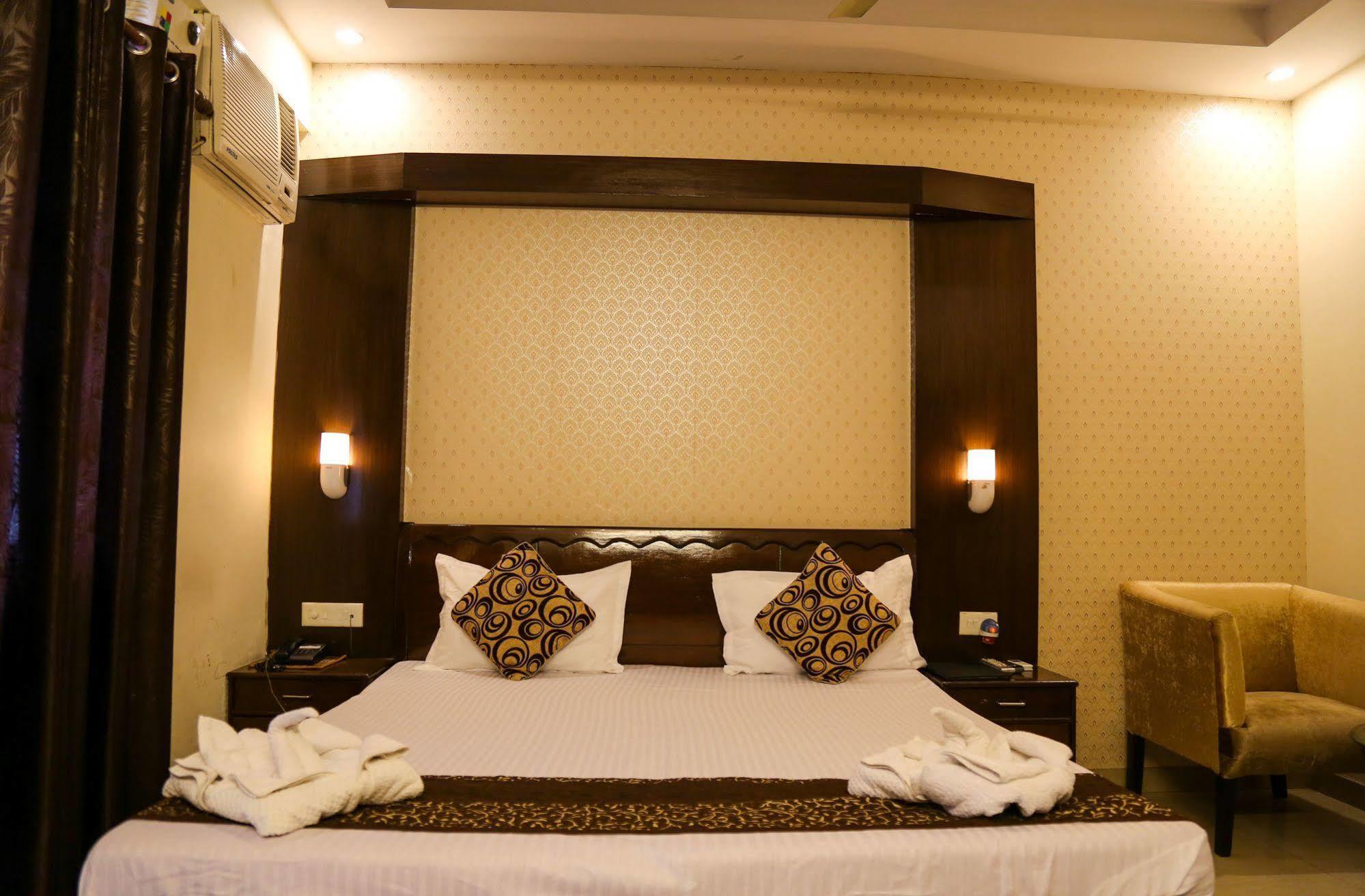 Hotel Grand Legacy Beacon, Dehradun Zewnętrze zdjęcie