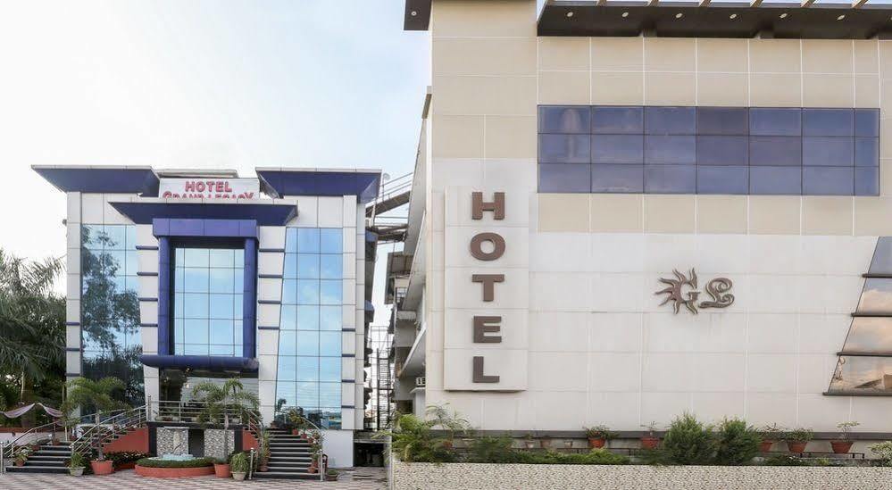 Hotel Grand Legacy Beacon, Dehradun Zewnętrze zdjęcie